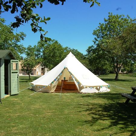 Camping La Forêt de Tessé Exterior foto